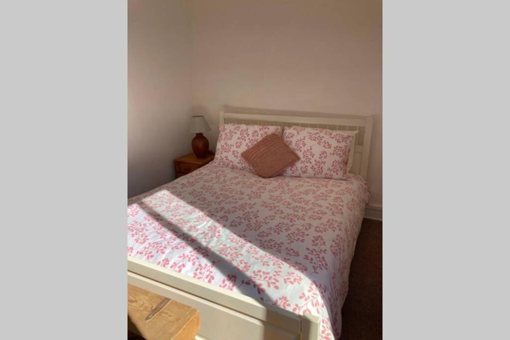 La Petite Maison - Self Catering Pre-en-Pail-Saint-Samson Bagian luar foto