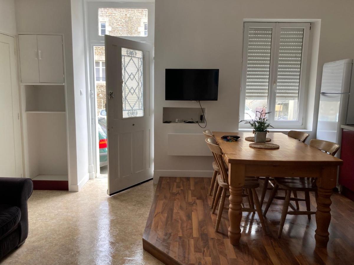 La Petite Maison - Self Catering Pre-en-Pail-Saint-Samson Bagian luar foto